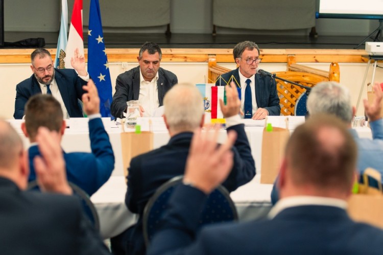 Véget ért a ciklus: utolsó ülését tartotta a vármegyei közgyűlés - VIDEÓ