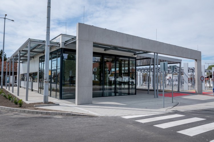 ELKÉSZÜLT AZ ÚJ BUSZÁLLOMÁS KISKUNHALASON