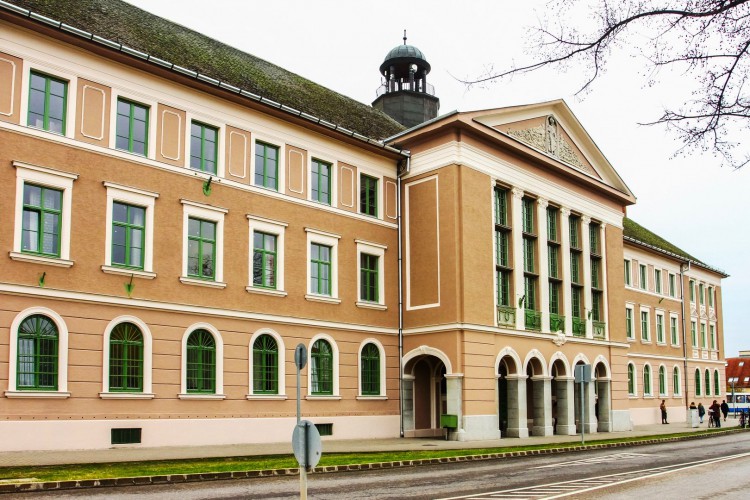 450 millióból fejlődik a Bajai Szakképzési Centrum