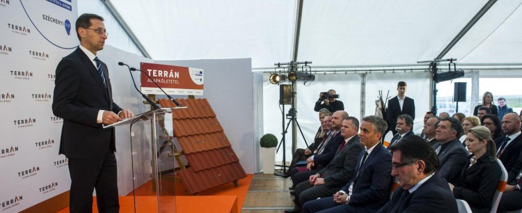 Magyarország legnagyobb tetőcserépgyára lesz a kunszentmiklósi