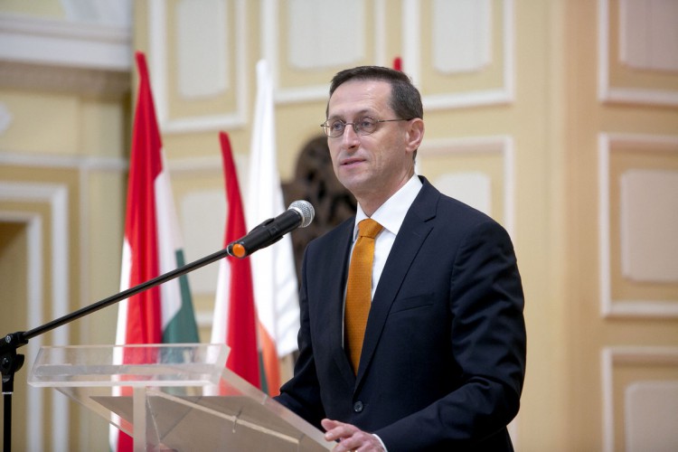 Varga Mihály: A munkahelyek megtartása és a gazdaság újraindítása az elsődleges