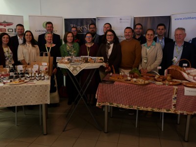 REL Expó határon túli példákkal